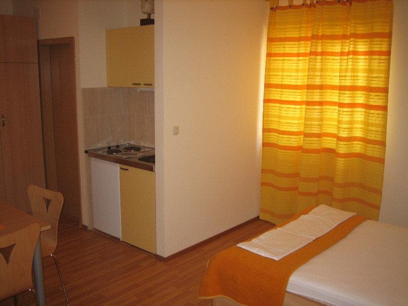Mladen Hotel Omis Bagian luar foto